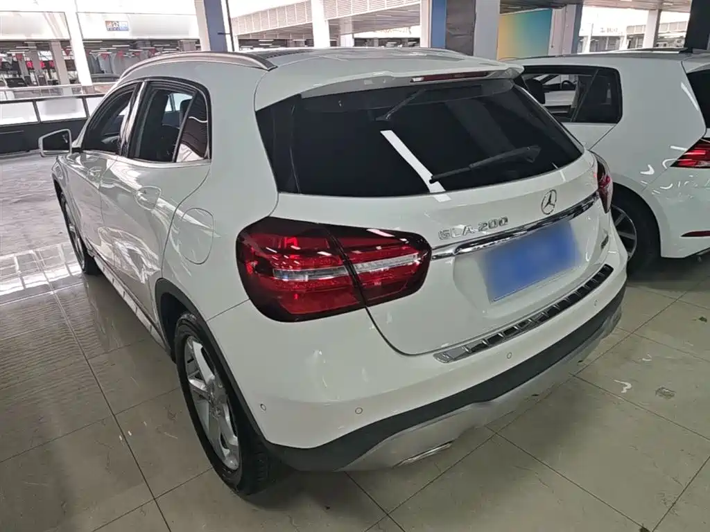 Mercedes-Benz GLA 2017 GLA 200 Dynamic фото 5