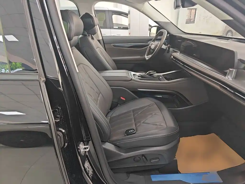 Фото 25 - Ford Edge