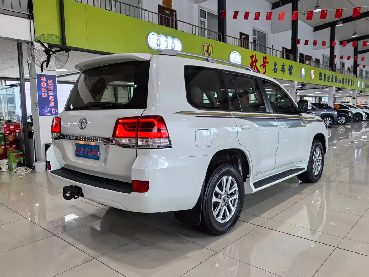 Toyota Land Cruiser (Import) 2017 2015 4.0L V6 Middle East Low Configuration Edition