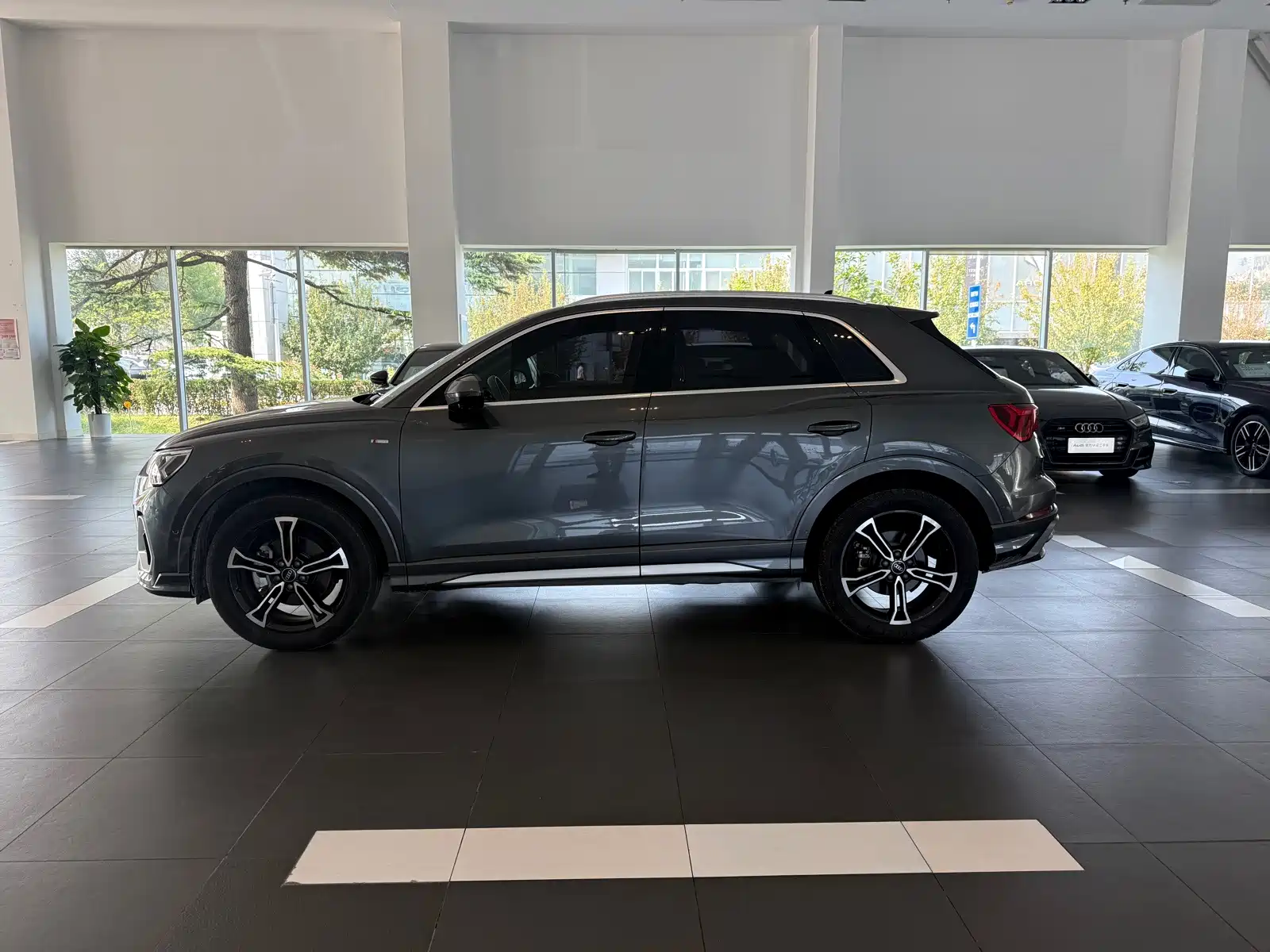 Фото 4 - Audi Q3