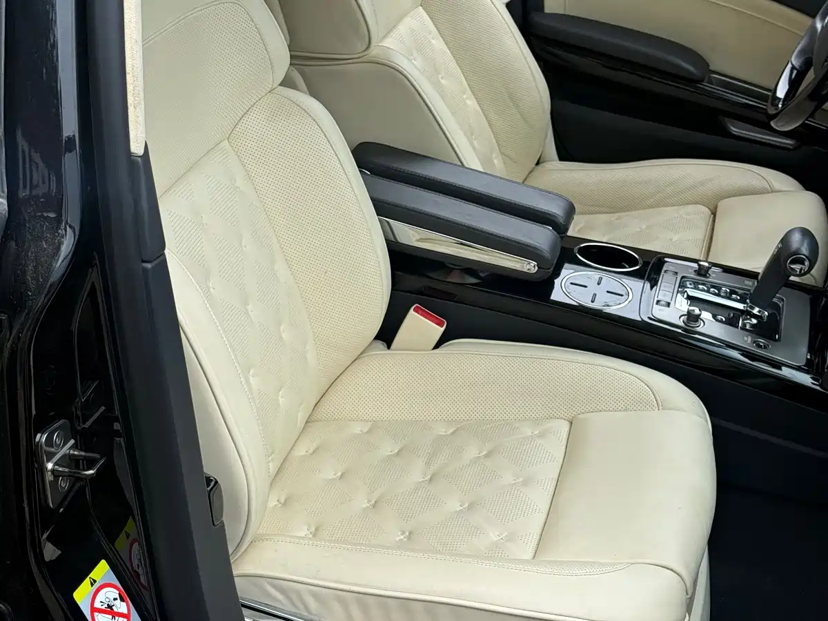 Volkswagen Phaeton 2013 4.2L Poltrona Frau Edition фото 23
