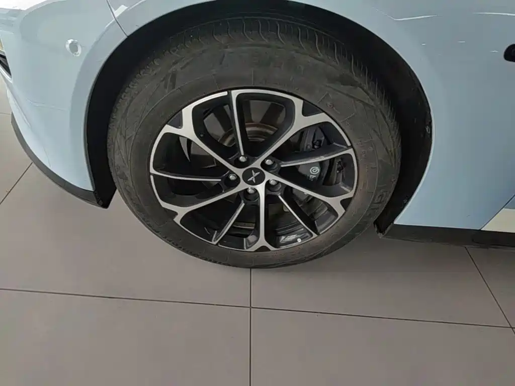 Фото 23 - XPeng P7