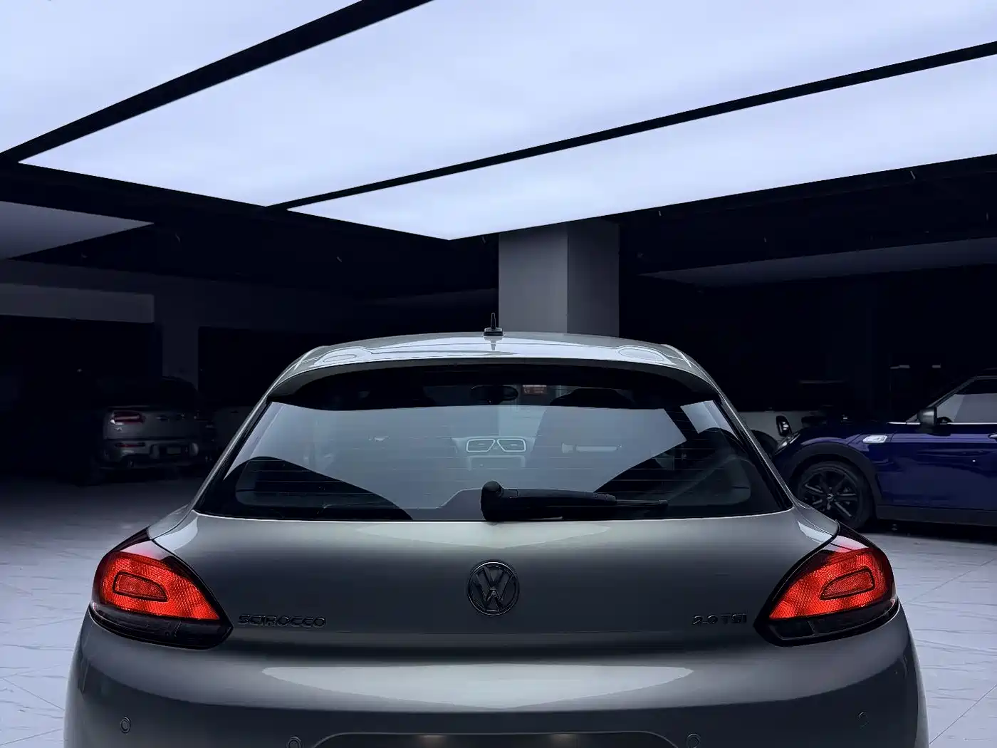 Volkswagen Scirocco 2011 2.0TSI Luxury фото 9