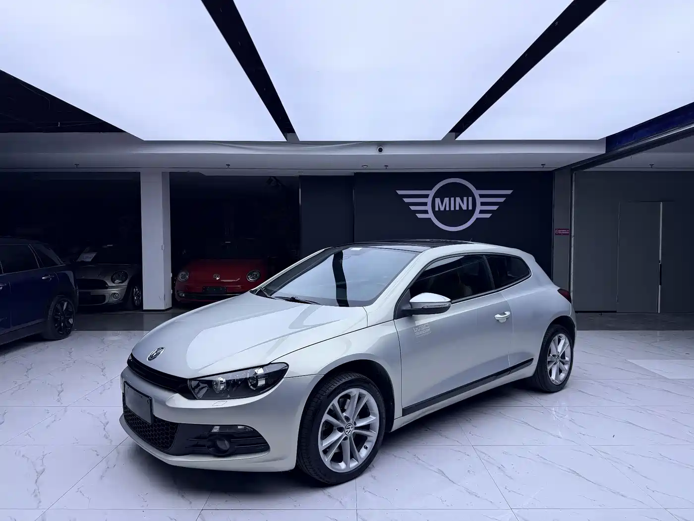 Volkswagen Scirocco 2011 2.0TSI Luxury фото 4