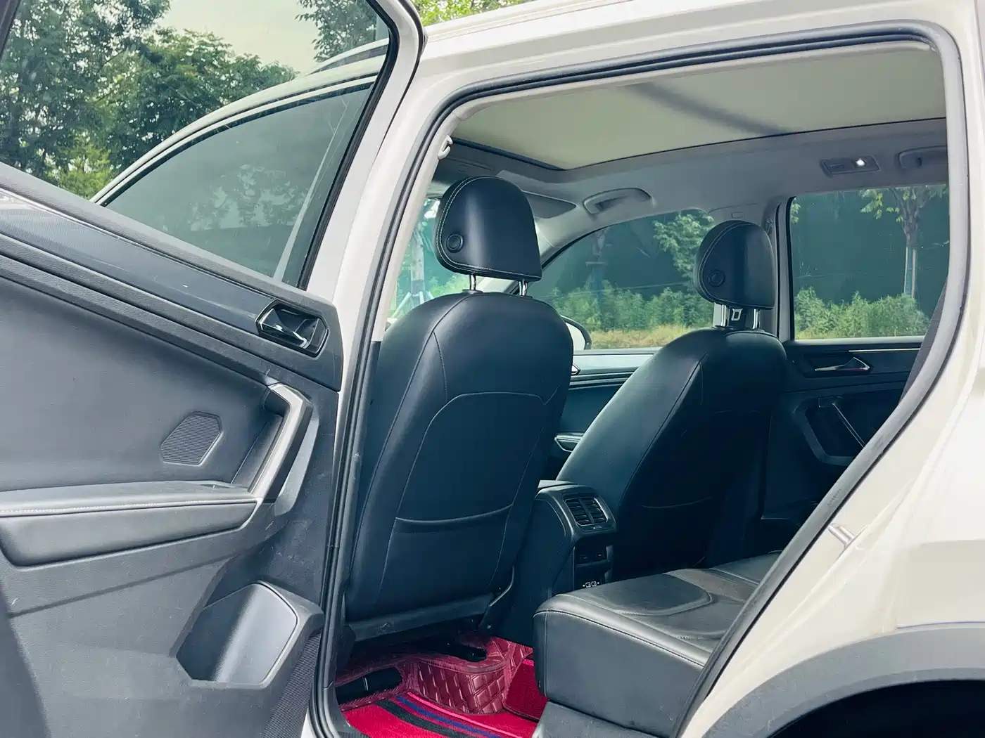 Volkswagen Tiguan L 2021 330TSI Automatic 2WD R-Line Premium фото 4