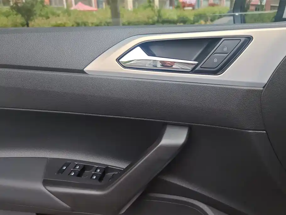 Volkswagen Polo 2021 Plus 1.5L Automatic Colorful Tech Edition фото 7