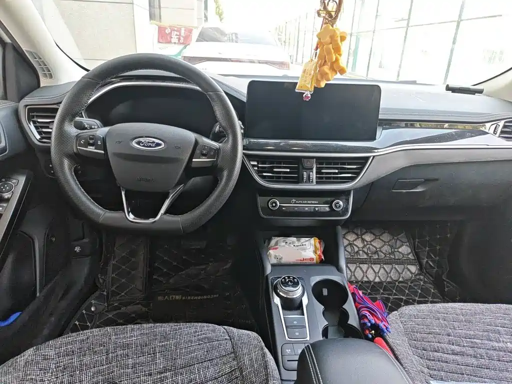 Фото 5 - Ford Focus