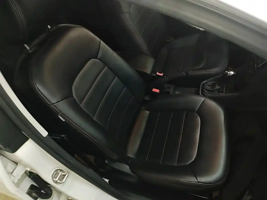 Volkswagen Jetta 2017 1.5L Automatic Fashion фото 25