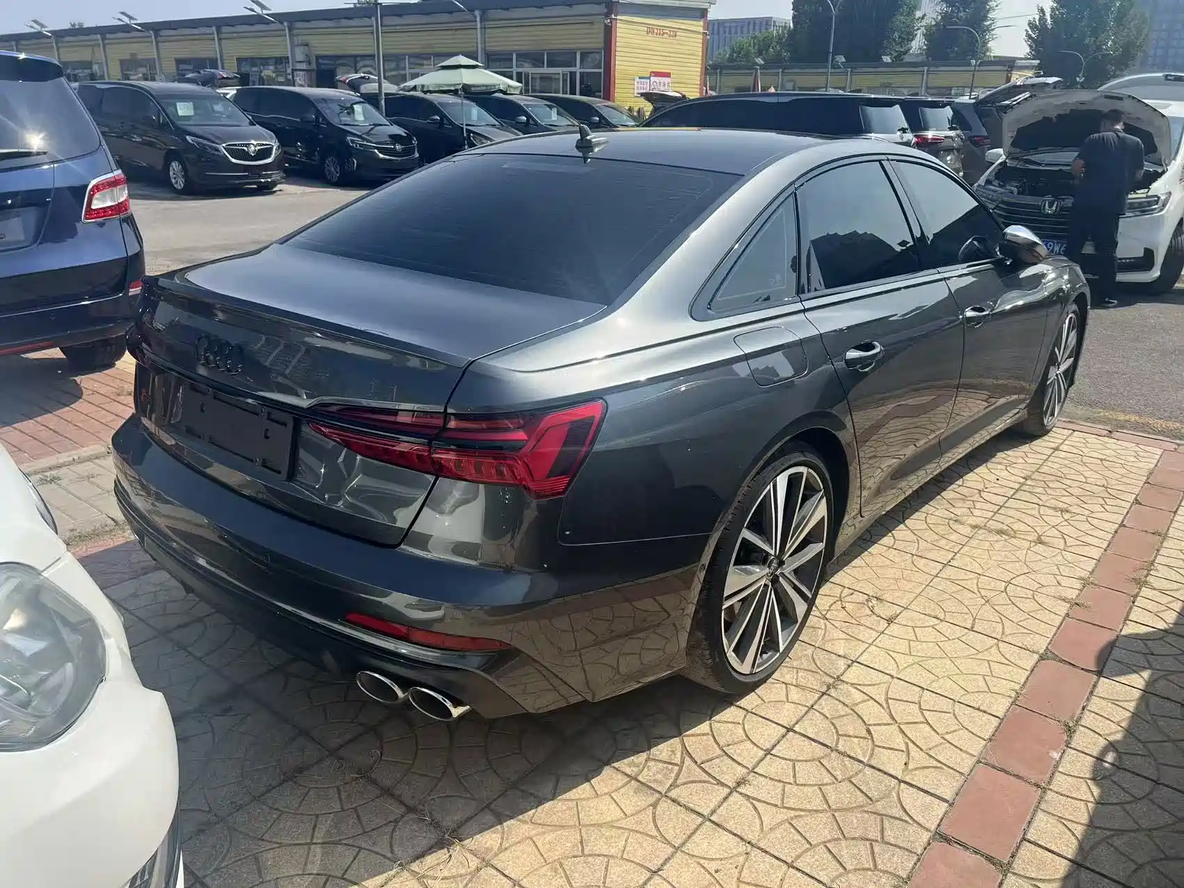 Фото 10 - Audi S6