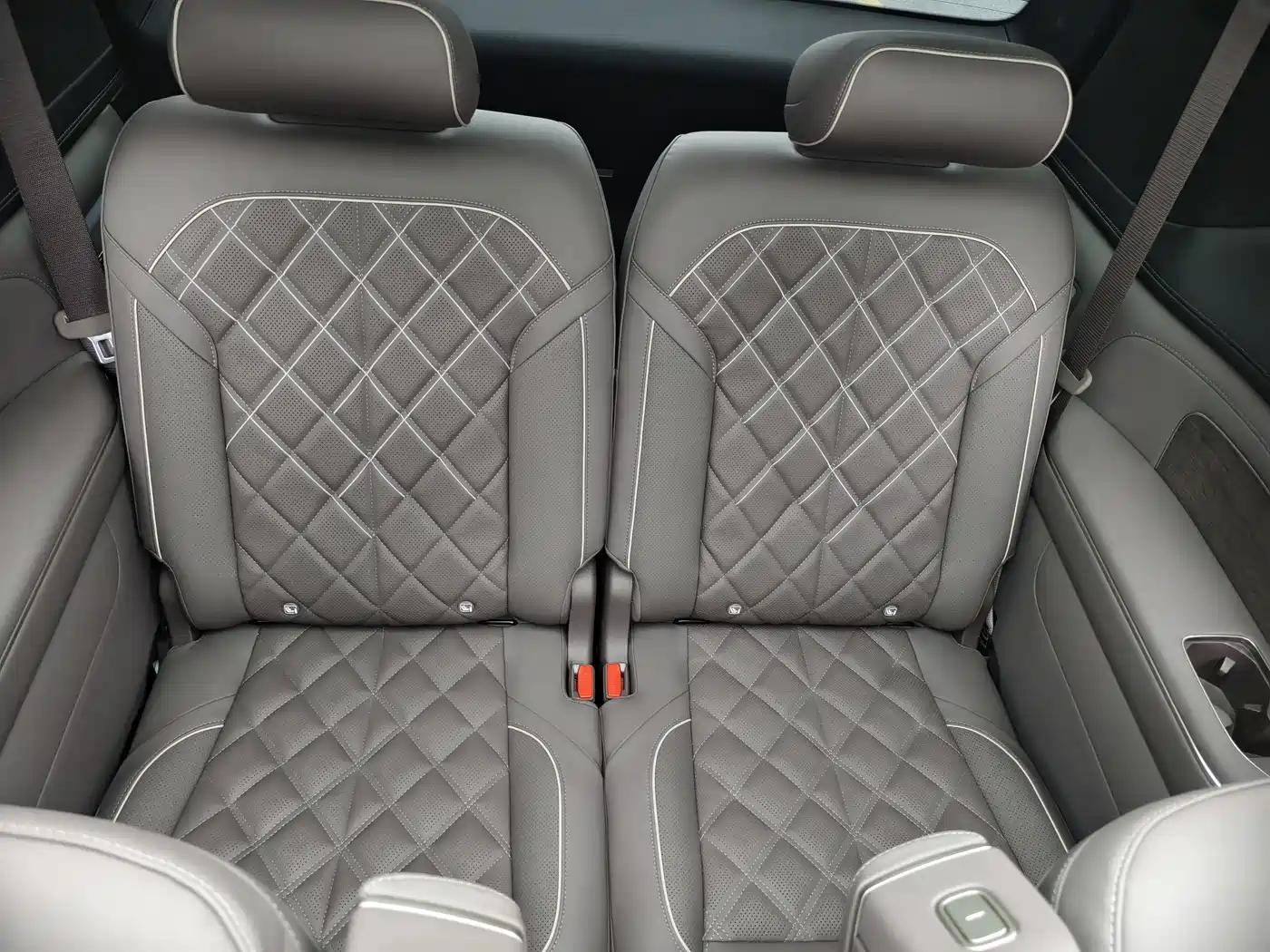 NIO ES8 2026 2025 Model 6-Seat Executive Luxury Edition