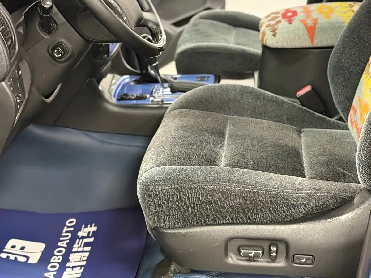 Toyota Land Cruiser (Import) 2007 Model 4.7L VX-R фото 11