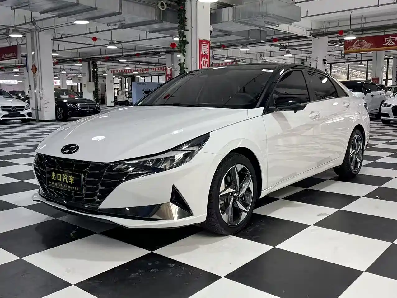 Hyundai Elantra 2021 1.5L CVT LUX Premium Edition