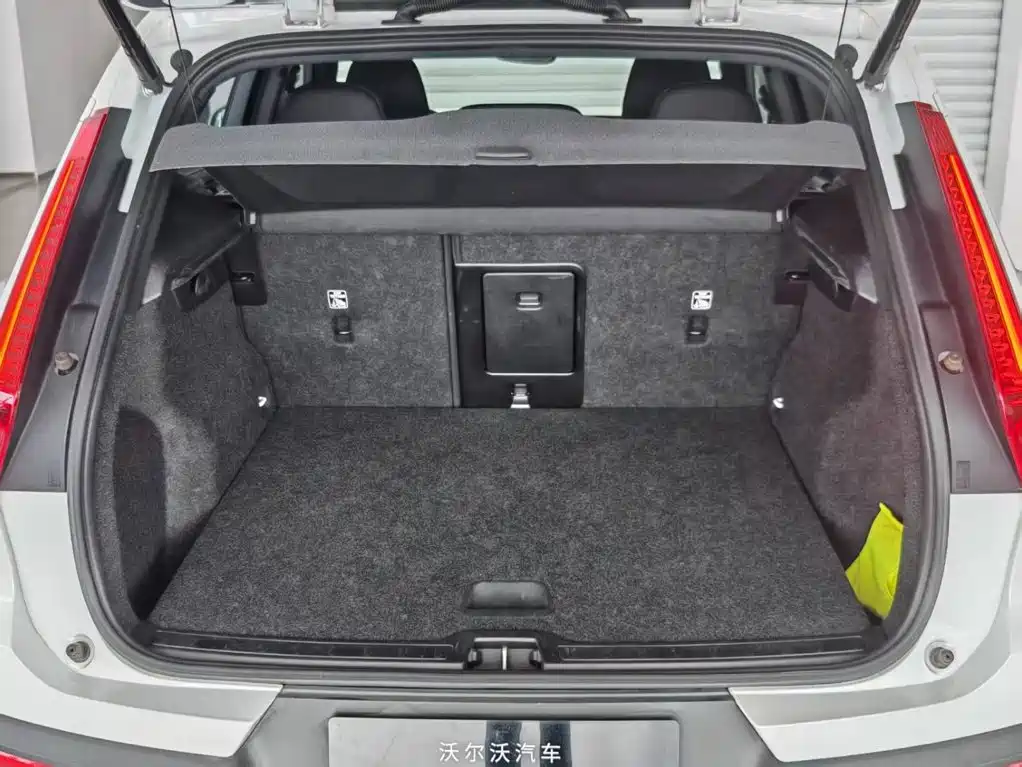 Volvo XC40 2024 2024 B3 Smart Elite Luxury Edition
