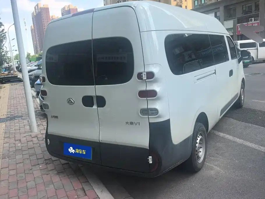 SAIC Maxus Dana V1 2026 2025 V1+ Long Wheelbase High Roof Multi-purpose Version (64kWh)