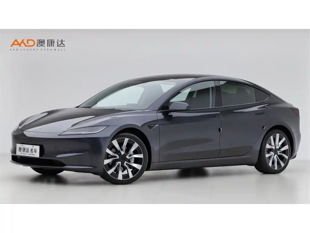 Фото 1 - Tesla Model 3