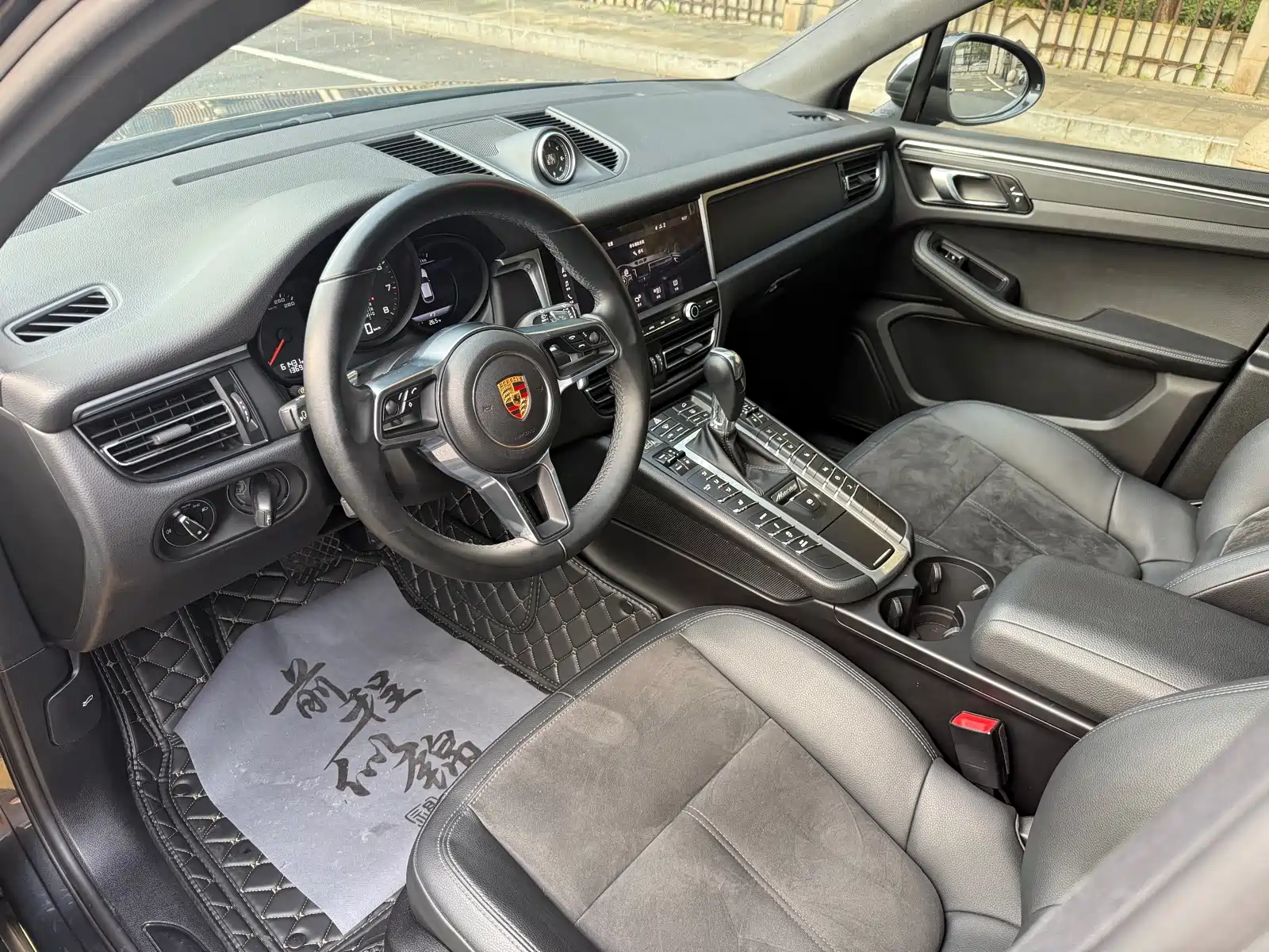 Фото 8 - Porsche Macan