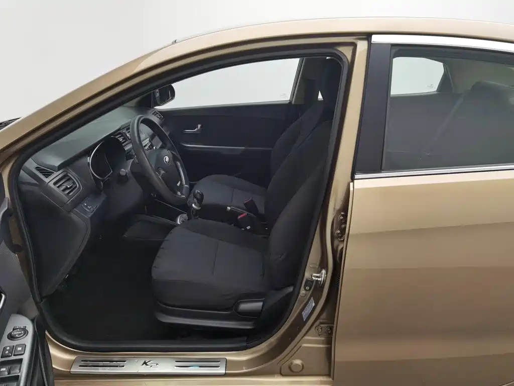 Photo 10 - Kia K2