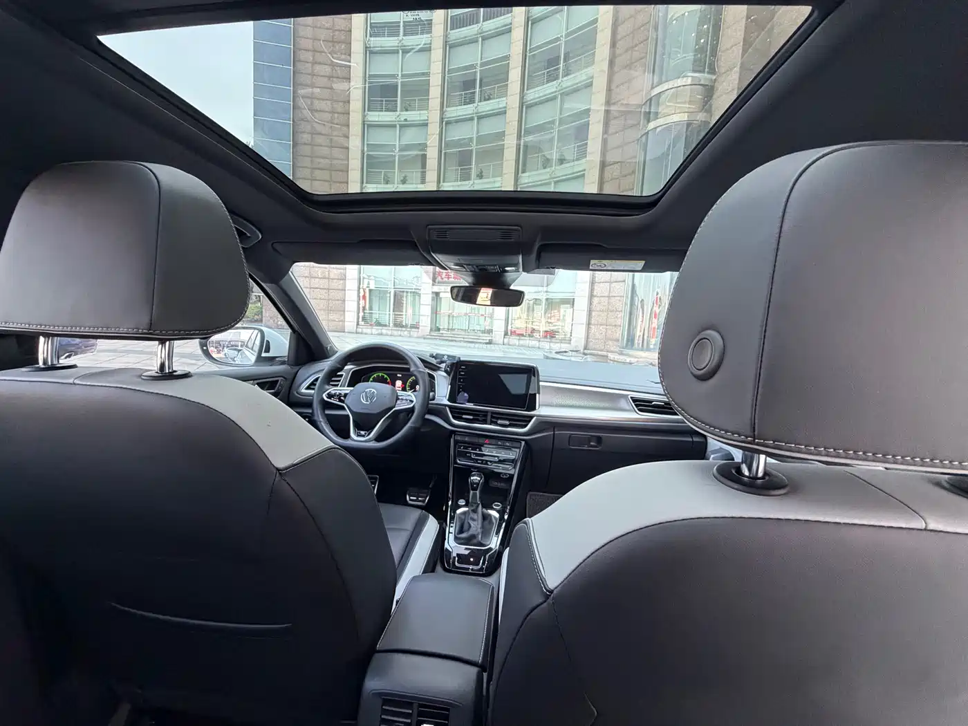 VOLKSWAGEN T ROC EXPLORING SONGS