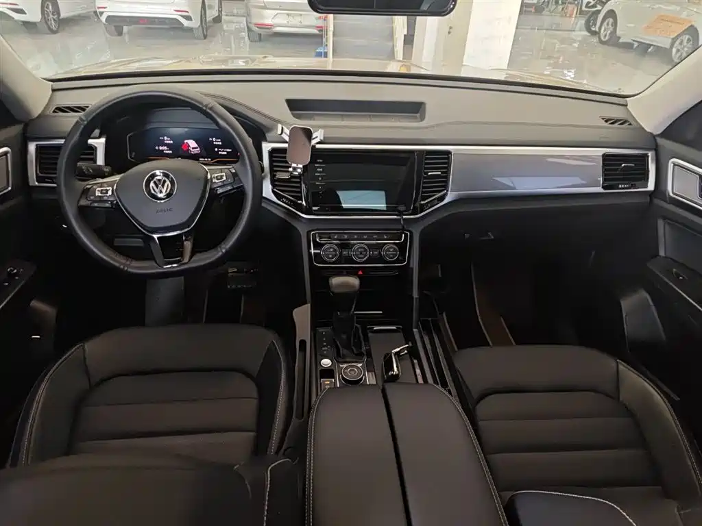 Volkswagen Teramont 2020 380TSI 4WD Luxury Edition China VI фото 18