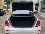 Фото 10 - Mercedes-Benz E-Class