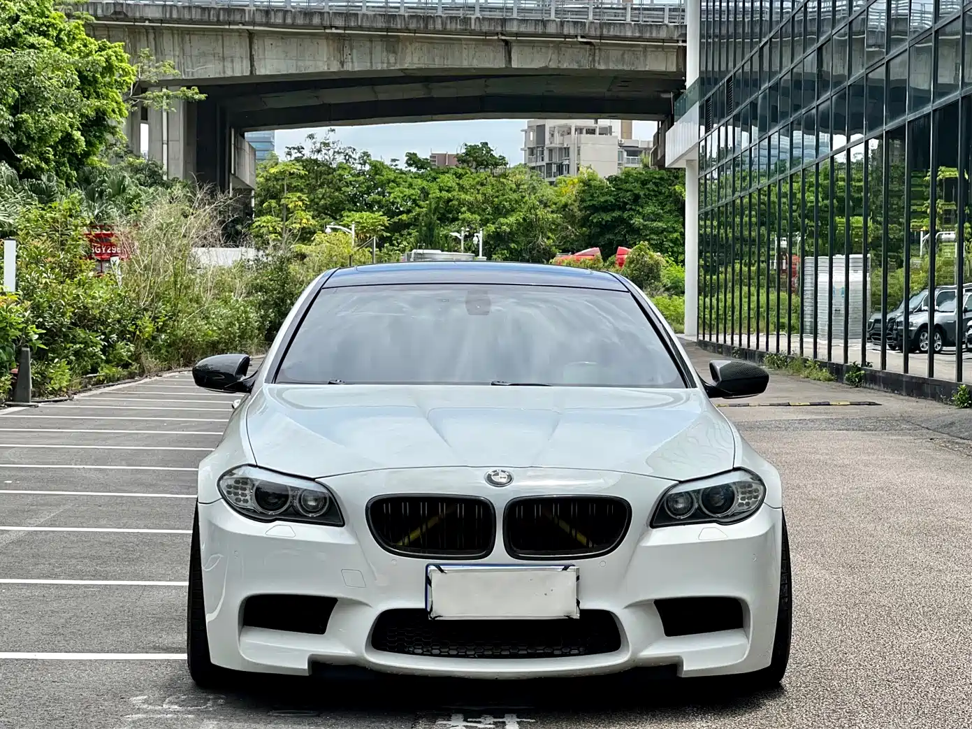 Фото 2 - BMW M5