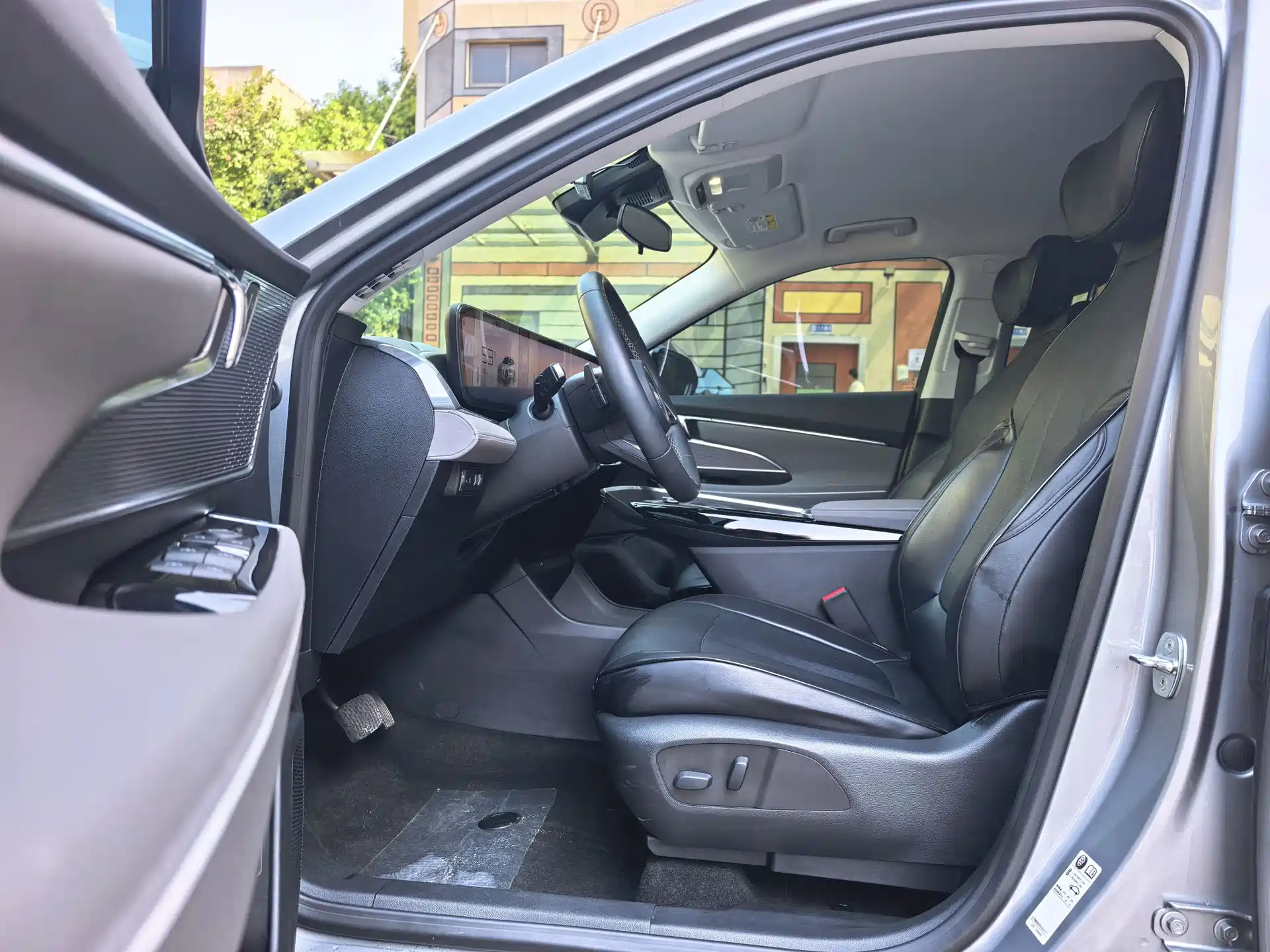 Фото 6 - Buick E5