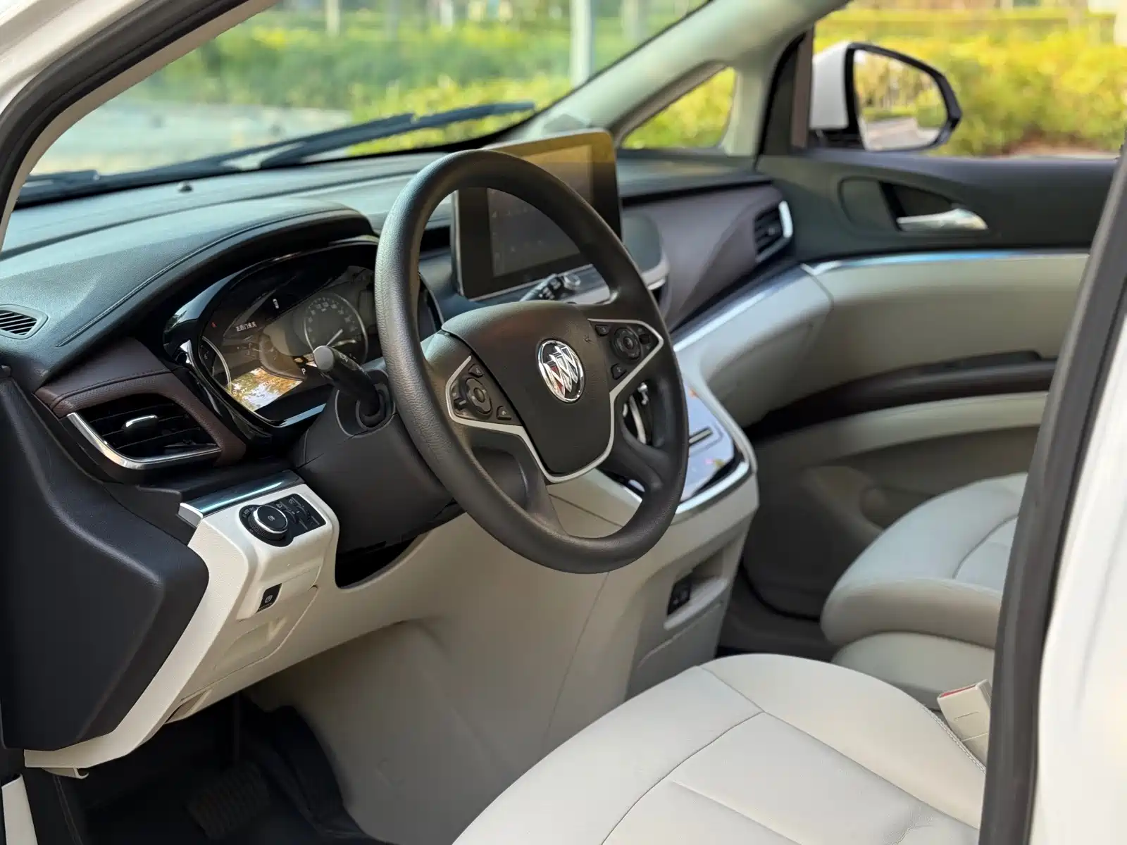 Фото 12 - Buick GL8