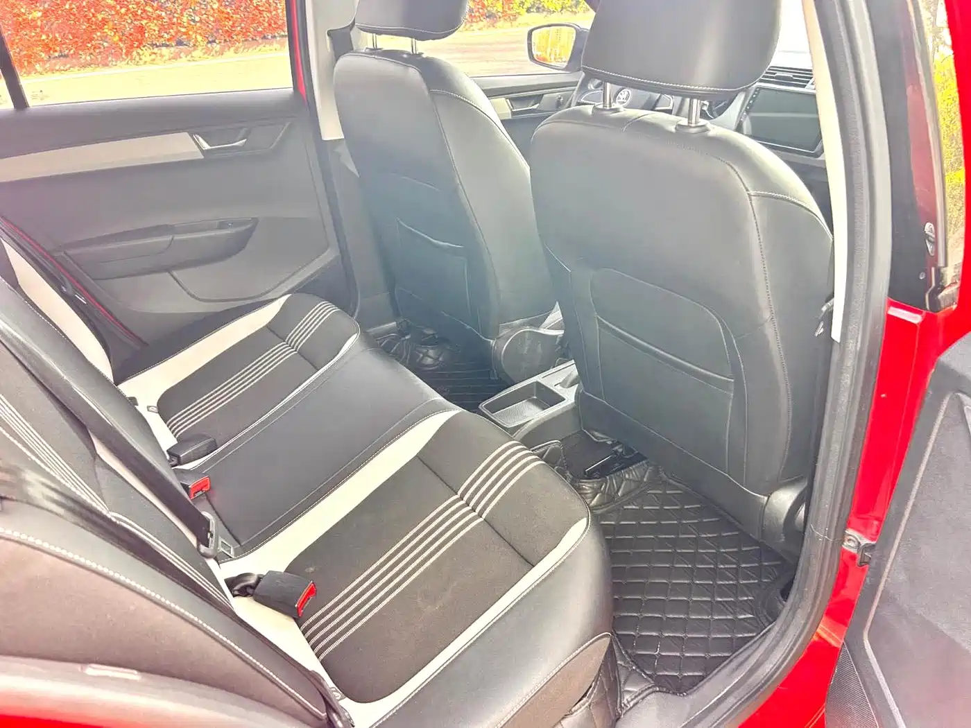 Škoda Fabia 2015 1.6L Automatic Sport фото 12
