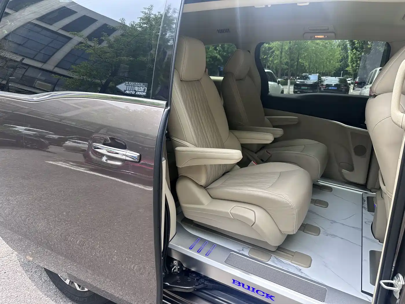 Buick GL8 2023 Land Business Class 652T Luxury фото 6