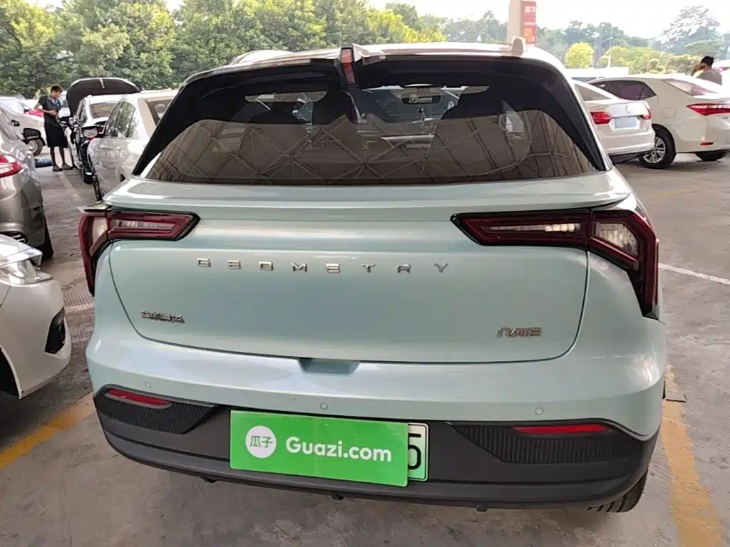 Фото 6 - Geely Geometry E Firefly