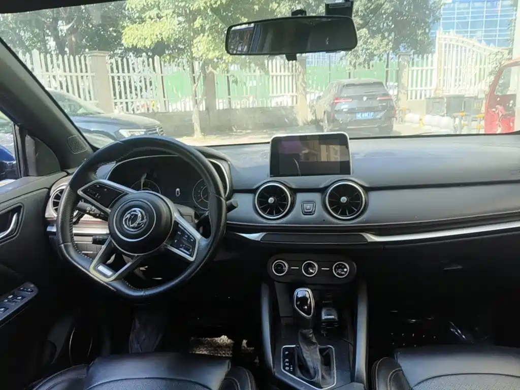 Dongfeng Fengguang Fengon 500 2021 2021 1.5L CVT Comfort
