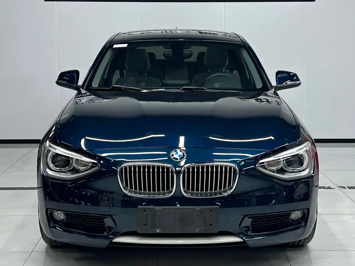 BMW 1 Series (Import) 2013 Facelift 116i Urban Model фото 2