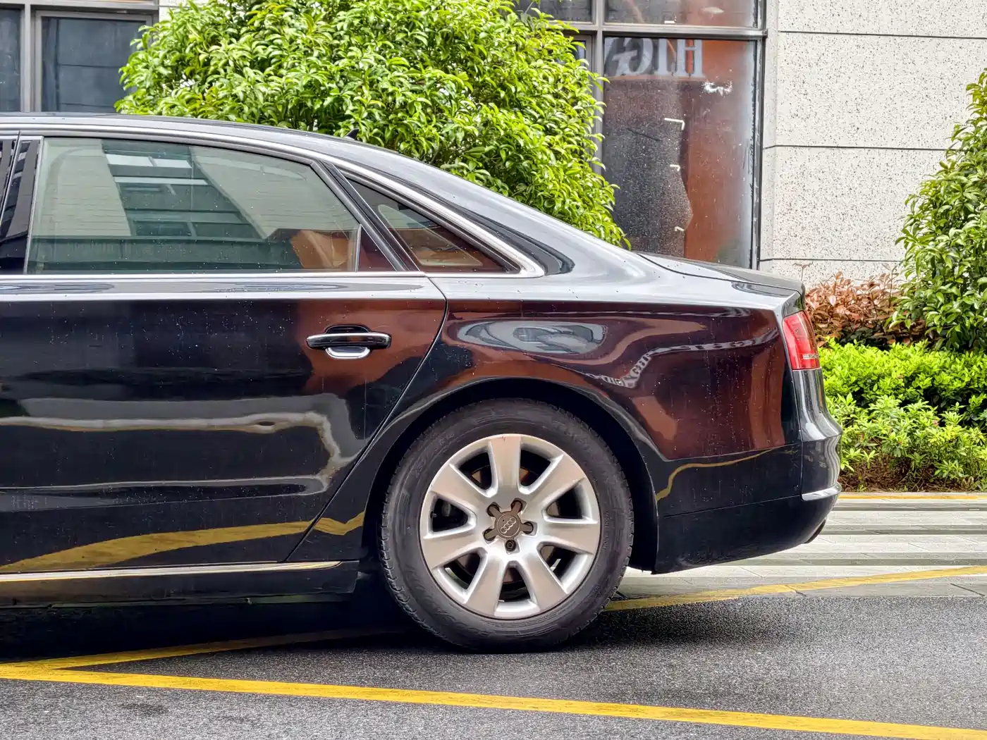Audi A8 2012 A8L 45 TFSI quattro Comfort фото 7