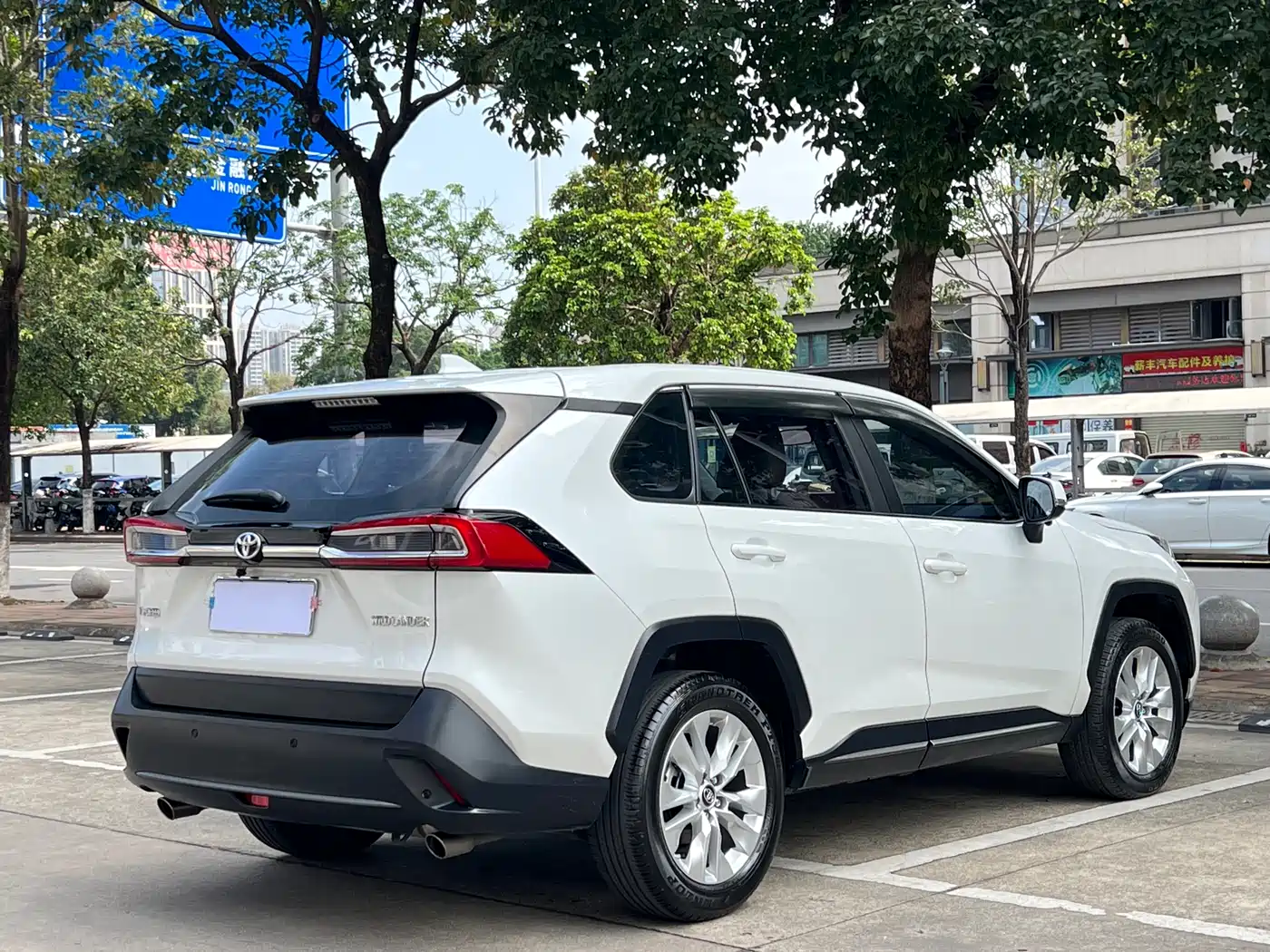Toyota Wildlander 2022 2.0L CVT FWD Leading Edition фото 7
