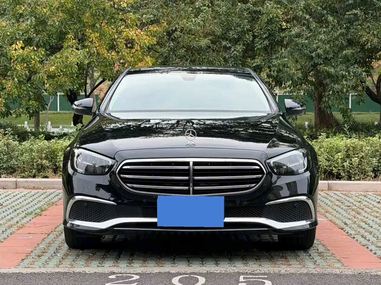 Photo 2 - Mercedes-Benz E-Class