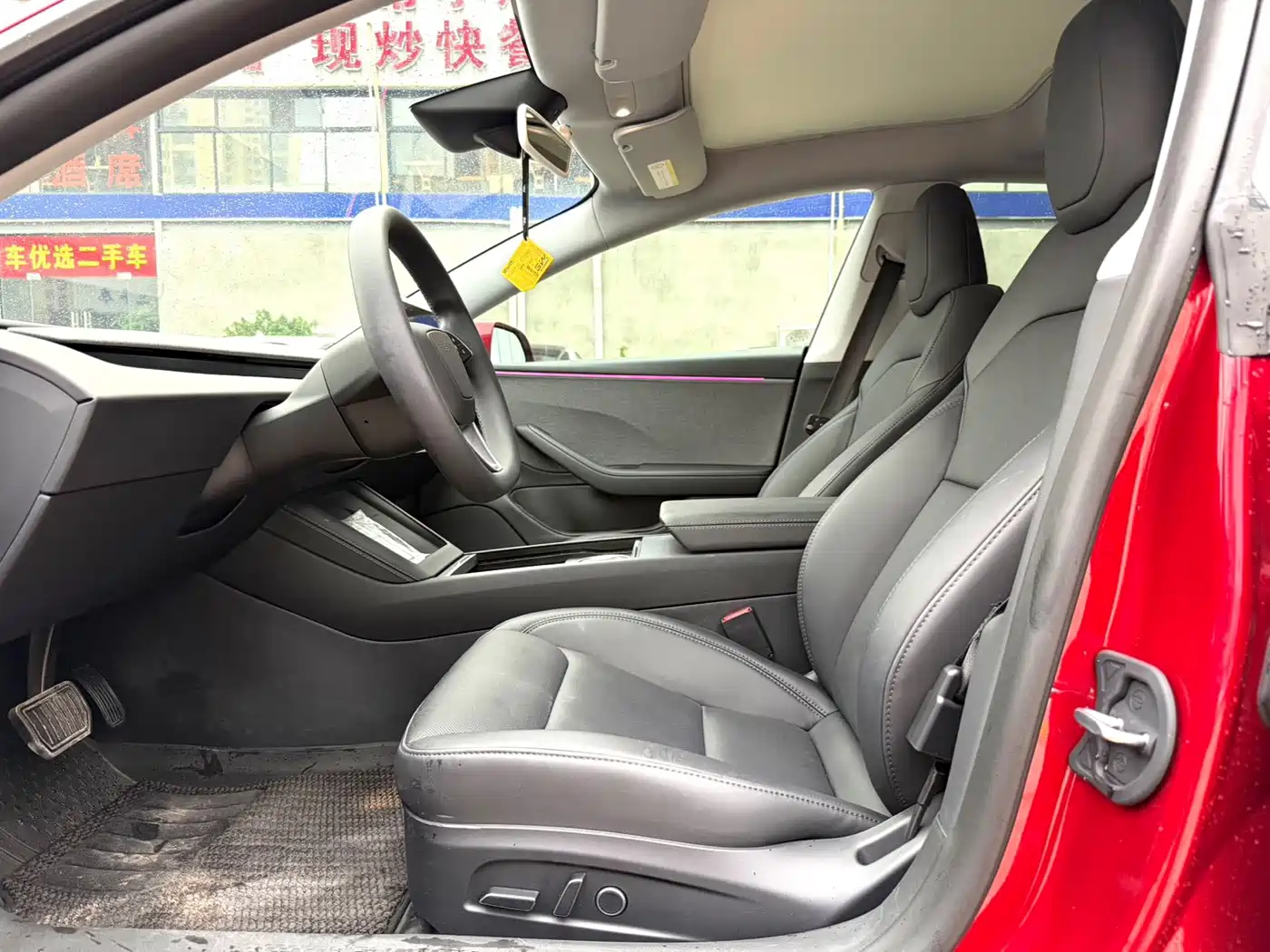 Фото 10 - Tesla Model 3