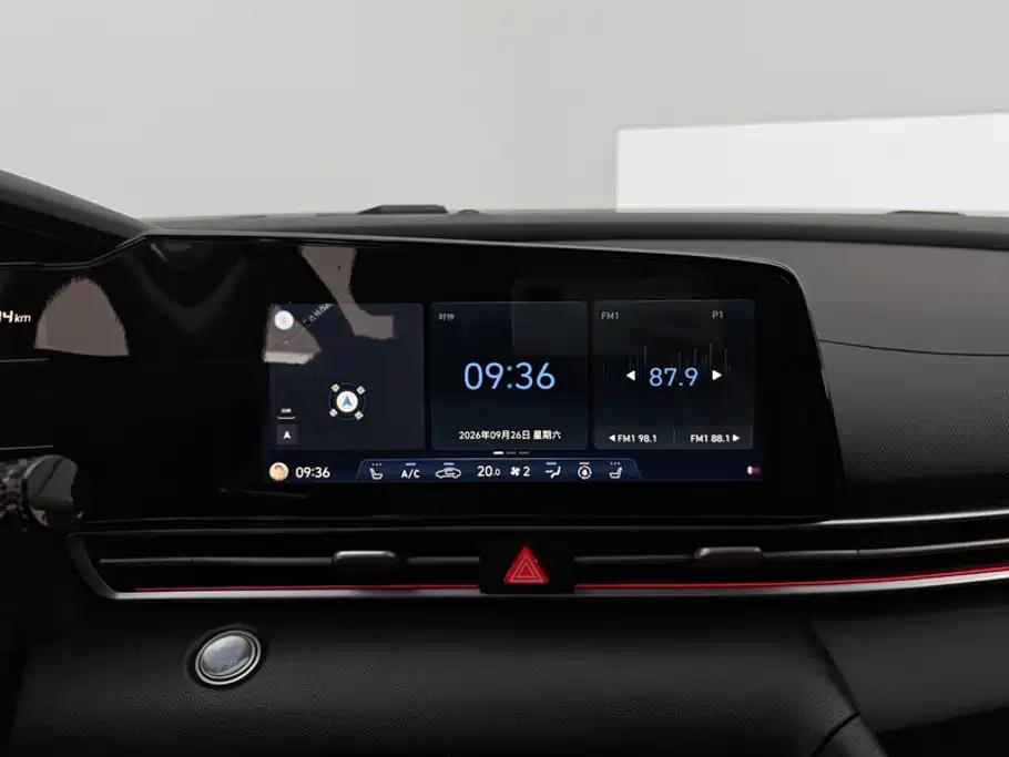 Photo 13 - Hyundai Elantra