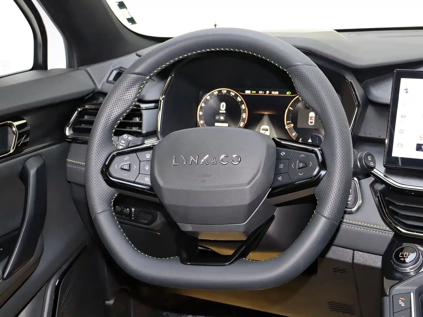 Lynk & Co 06 2023 Remix 1.5T Power Halo фото 19