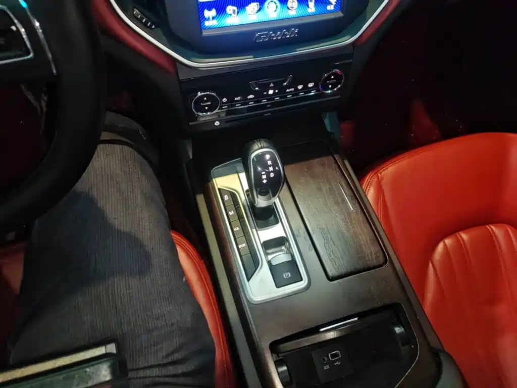 Photo 14 - Maserati Ghibli