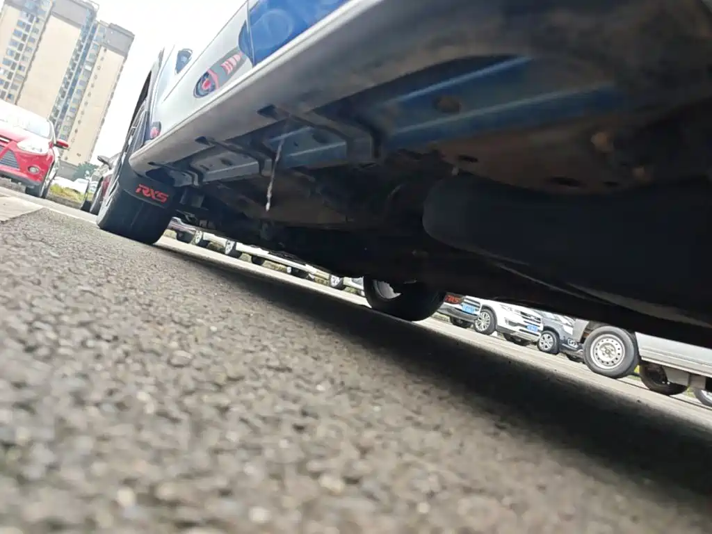Фото 22 - Roewe RX5