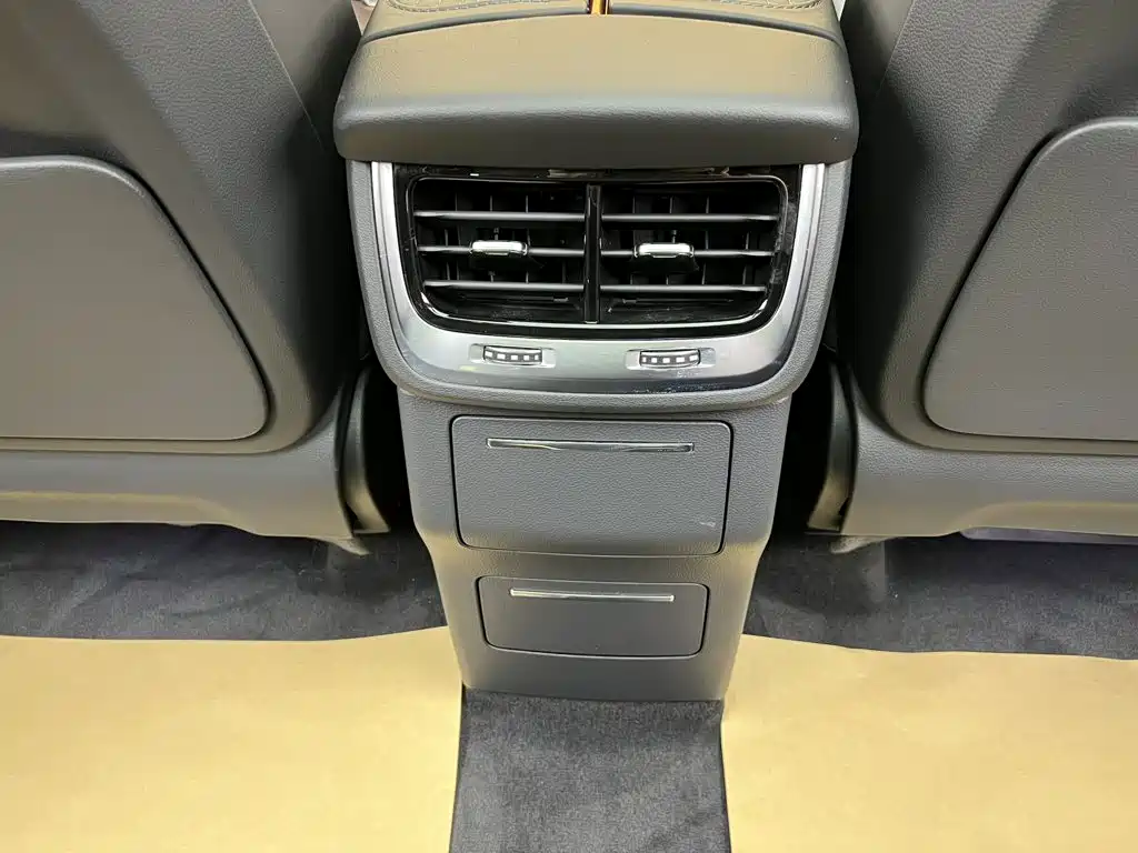 Hongqi E-HS9 2023 2022 660km Qi Ling Edition (4-seater)
