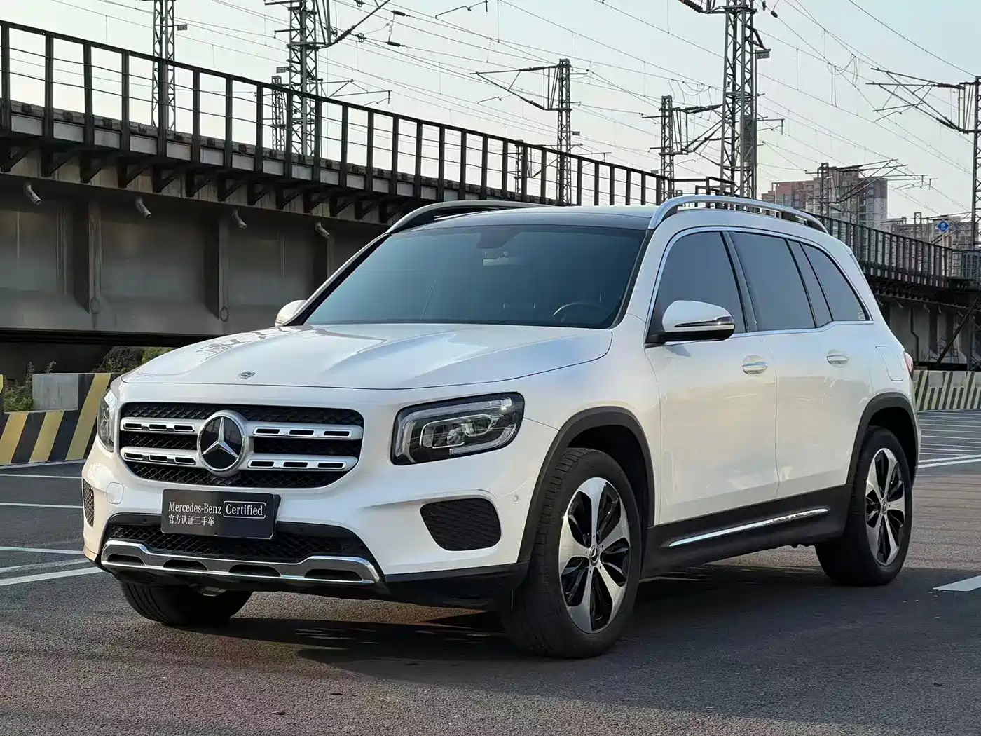 Фото 1 - Mercedes-Benz GLB