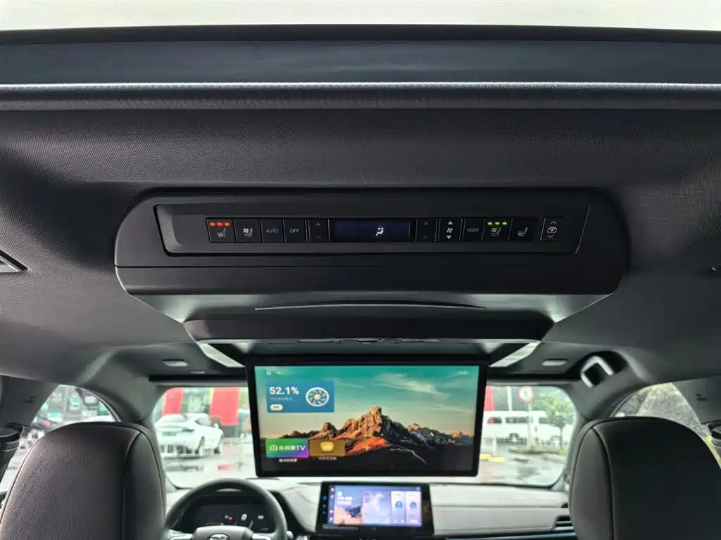 Toyota Sienna 2021 2.5L Hybrid Platinum Edition фото 14