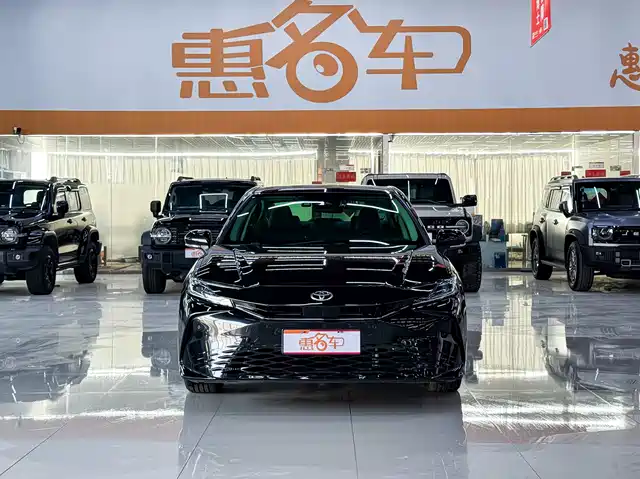 TOYOTA CAMRY 2025