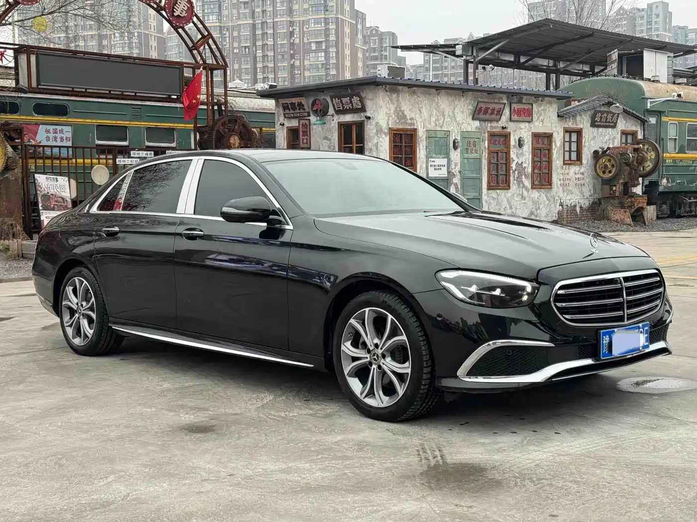 MERCEDES-BENZ E CLASS