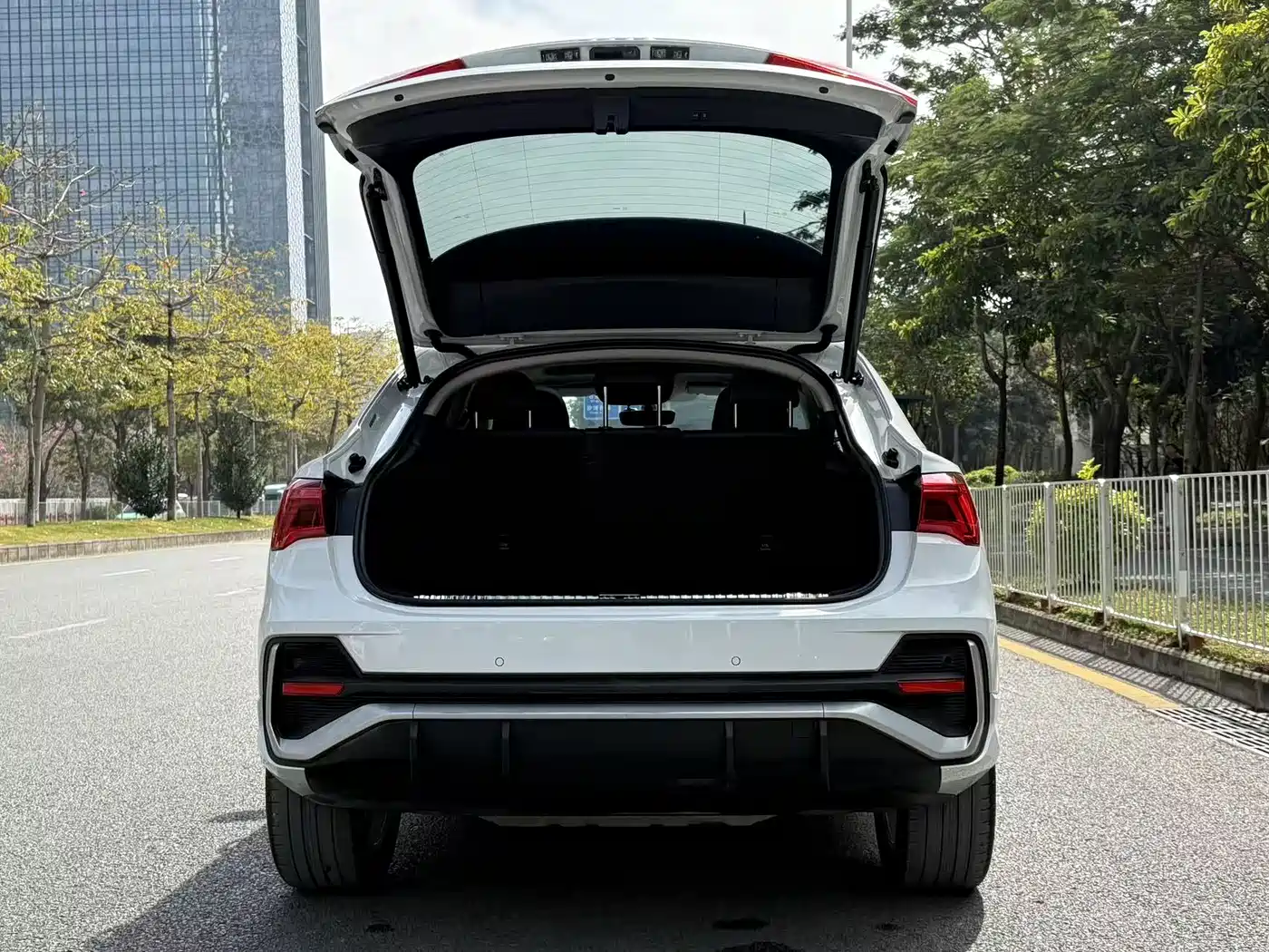 Audi Q3 Sportback 2023 40 TFSI Fashion фото 16