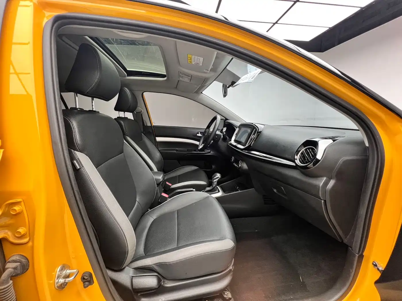 Kia KX1 2021 1.4L CVT Sunroof Version фото 9