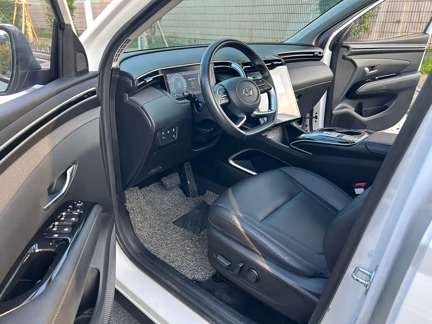 Hyundai Tucson 2021 Tucson L 1.5T DCT LUX Premium фото 4