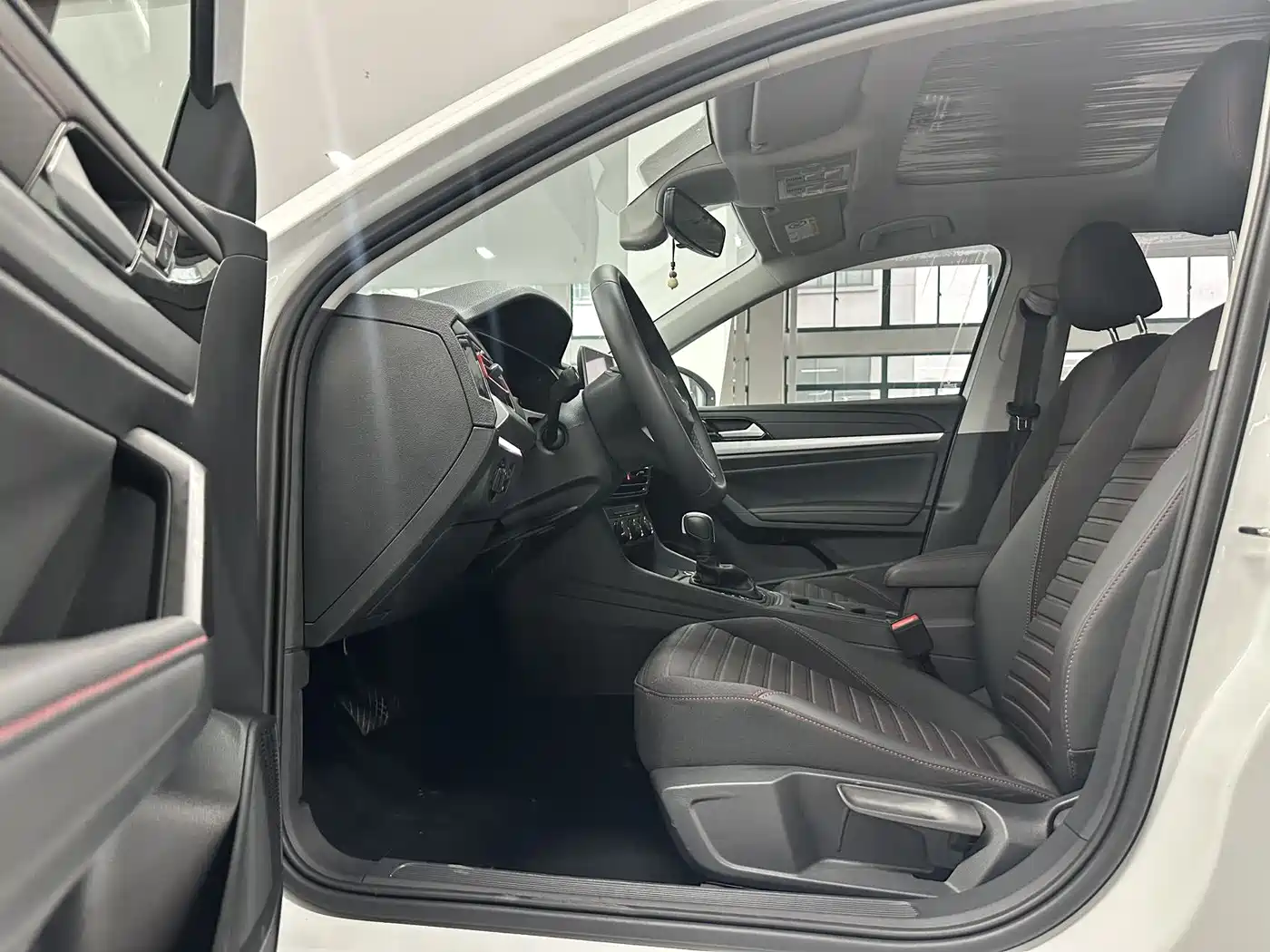 Volkswagen Lavida 2024 Model 300TSI DSG Starlight Full Comfort Edition фото 9