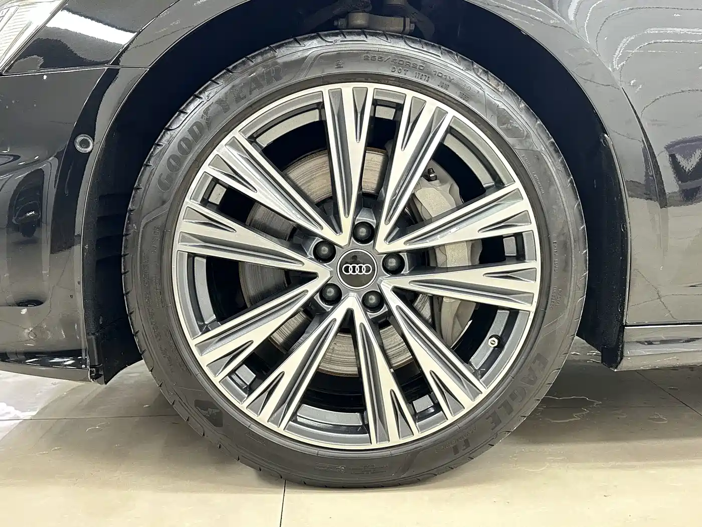 Фото 22 - Audi A6L